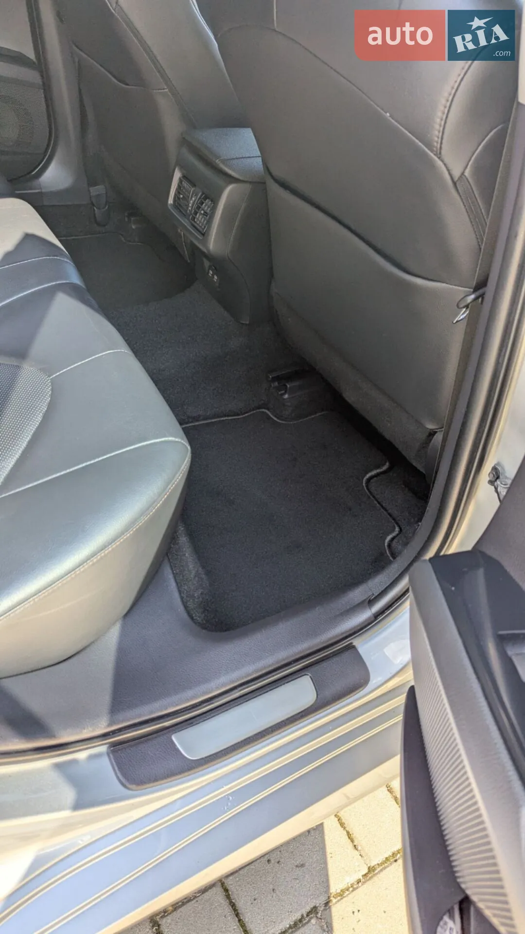 2018 Toyota Camry - мініатюра 16