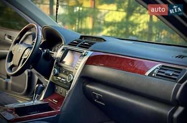 Седан Toyota Camry 2013 в 