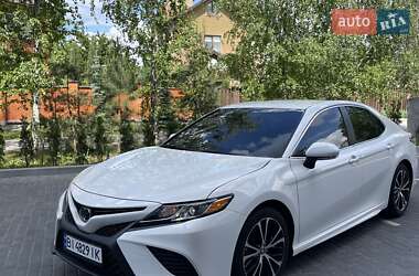 Седан Toyota Camry 2020 в Полтаве