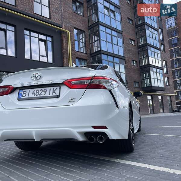 Седан Toyota Camry 2020 в Полтаві