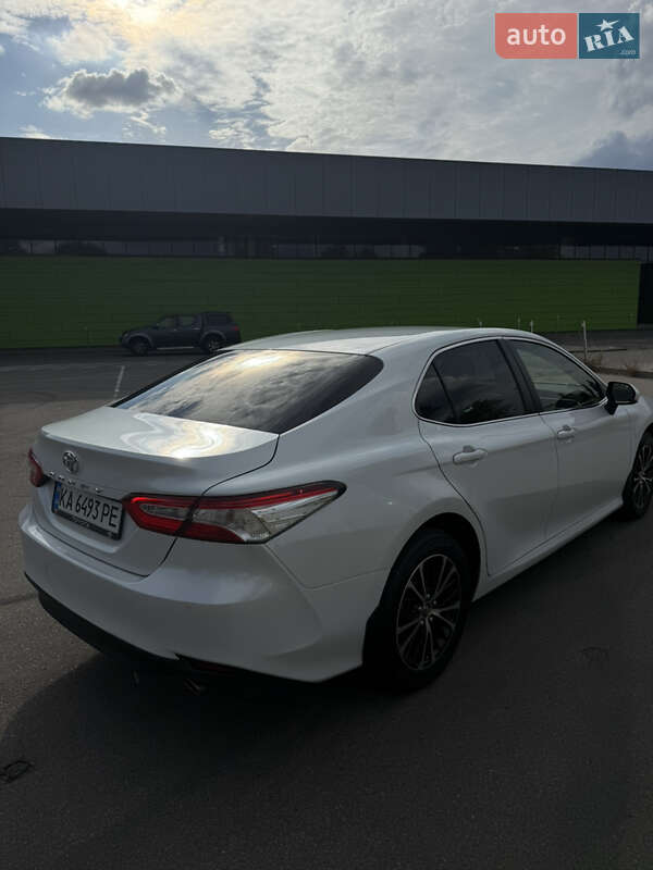 Седан Toyota Camry 2017 в Киеве фото 4 Седан Toyota Camry 2017 в Киеве