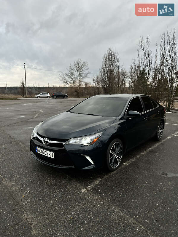Седан Toyota Camry 2014 в Харкові