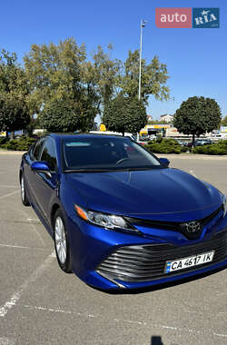 Седан Toyota Camry 2018 в Киеве