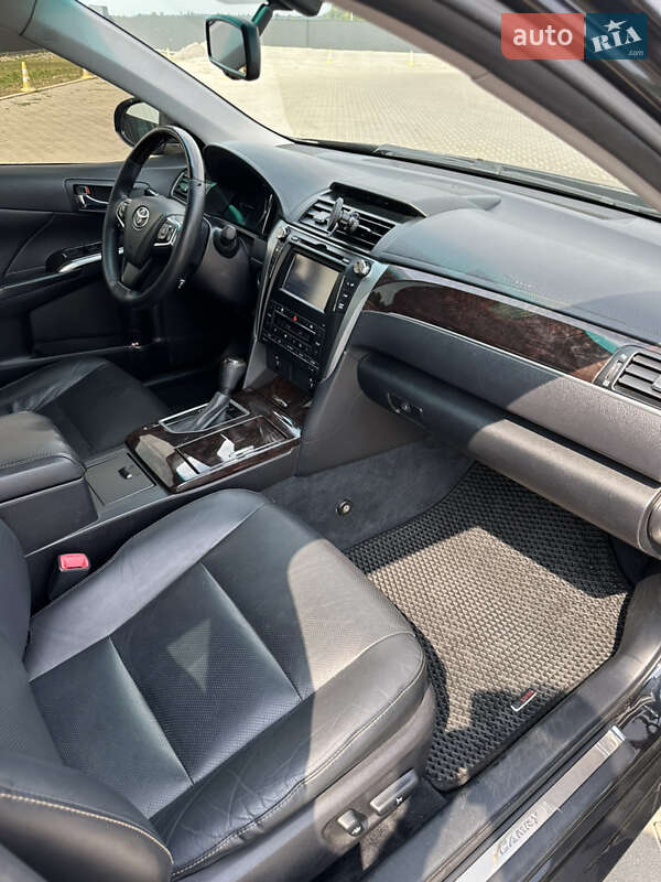 Седан Toyota Camry 2016 в Кагарлику