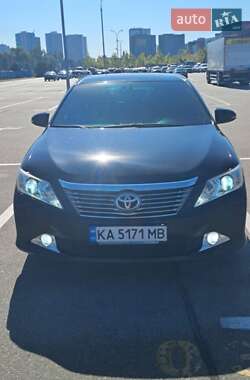Седан Toyota Camry 2012 в Киеве