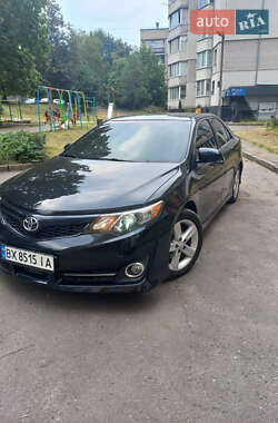 Седан Toyota Camry 2013 в Хмельницькому