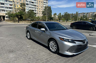 Седан Toyota Camry 2020 в Полтаве