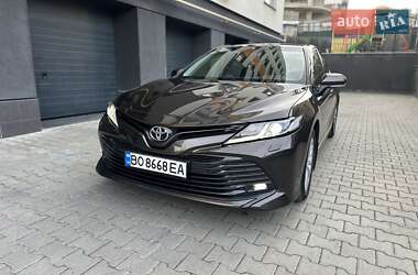 Седан Toyota Camry 2019 в 