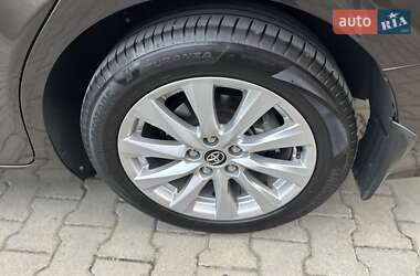 Седан Toyota Camry 2019 в 