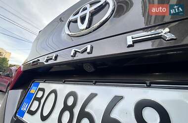 Седан Toyota Camry 2019 в 