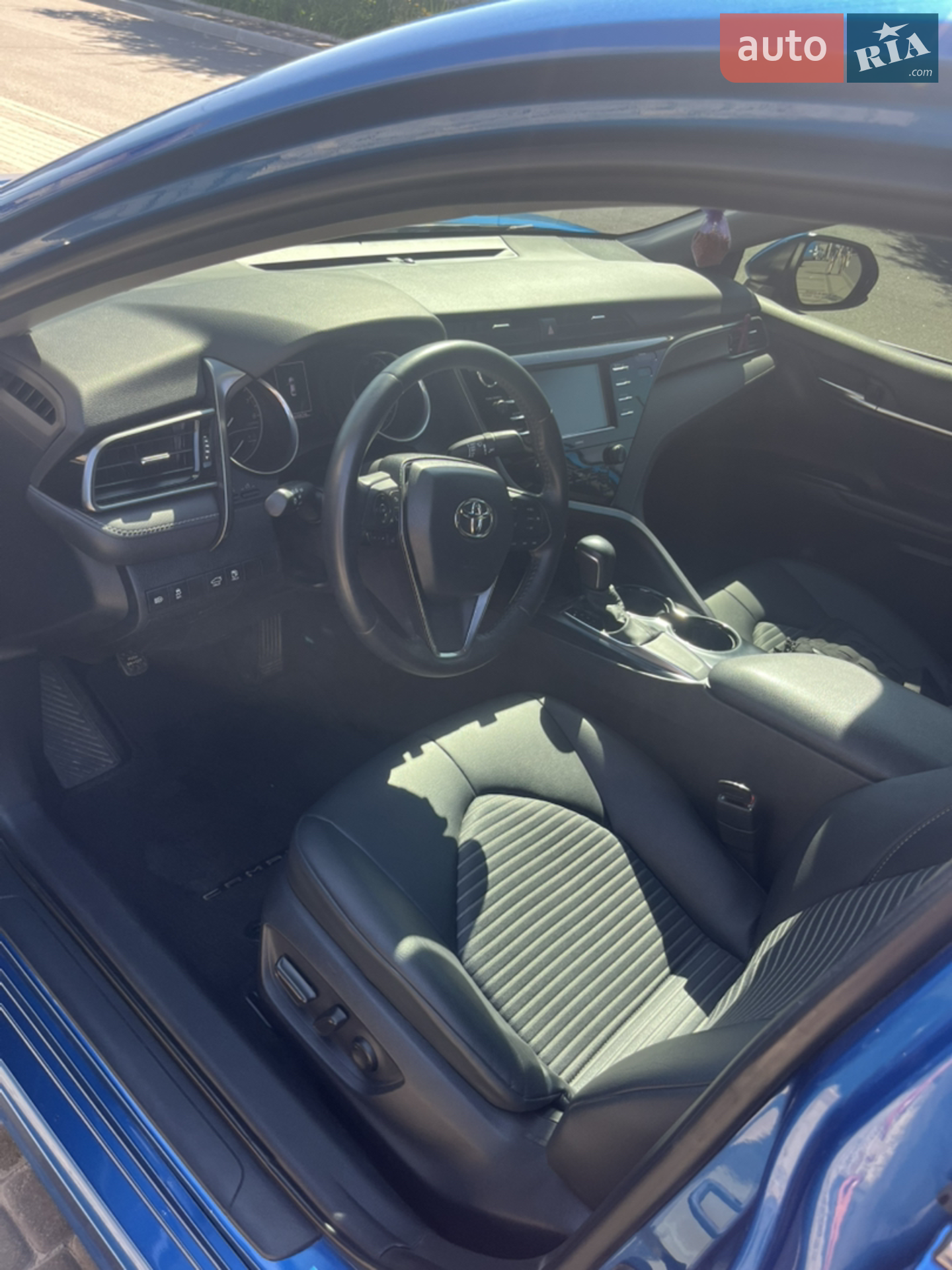 2020 Toyota Camry - мініатюра 17