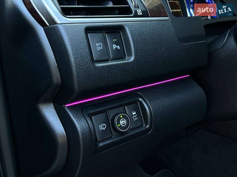 Седан Toyota Camry 2017 в Николаеве