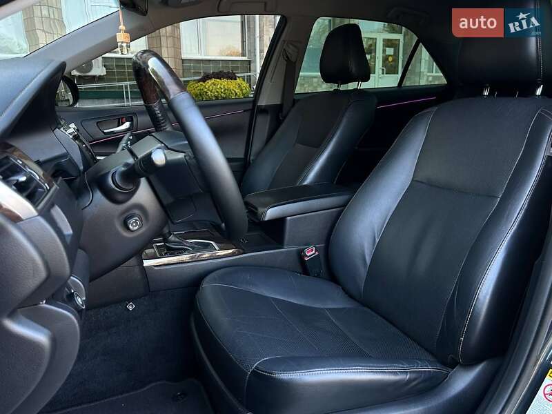 Седан Toyota Camry 2017 в Николаеве