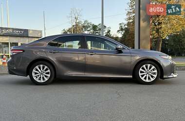 Седан Toyota Camry 2019 в 