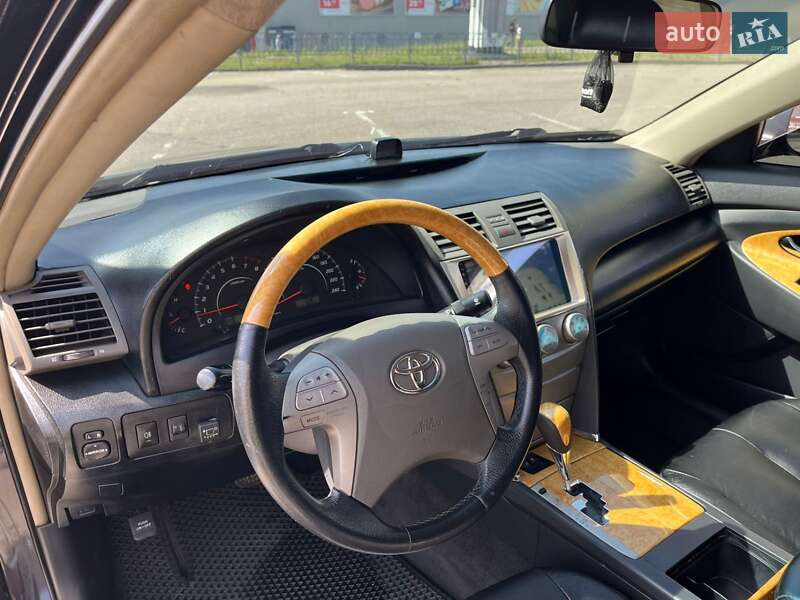 Седан Toyota Camry 2008 в Харькове
