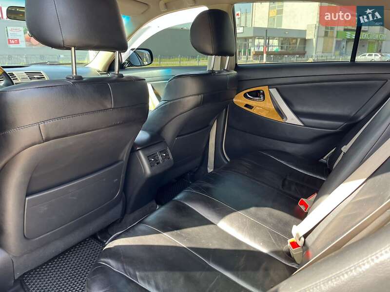 Седан Toyota Camry 2008 в Харькове