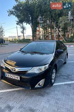 Седан Toyota Camry 2015 в Киеве