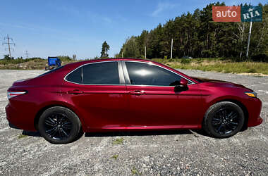 Седан Toyota Camry 2017 в Киеве