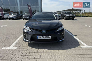 Седан Toyota Camry 2022 в Рівному
