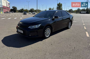 Седан Toyota Camry 2017 в Прилуках