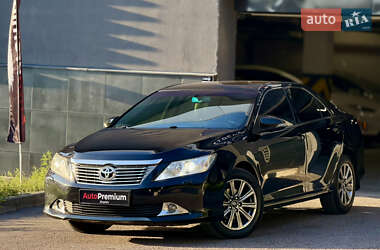 Седан Toyota Camry 2012 в Харкові