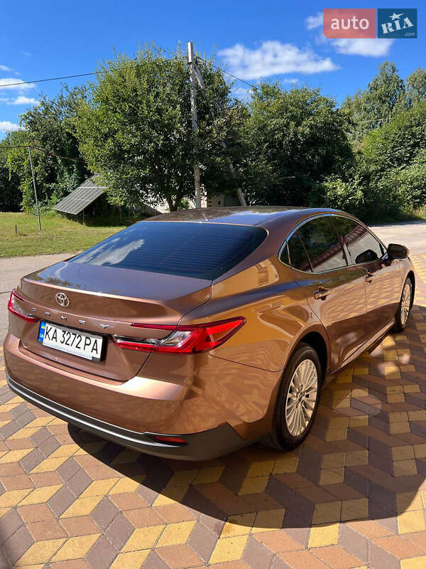 Седан Toyota Camry 2024 в Киеве