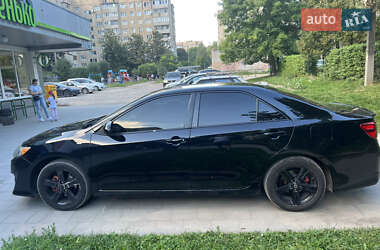 Седан Toyota Camry 2013 в  фото 4 Седан Toyota Camry 2013 в