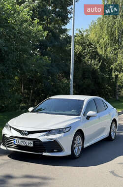Седан Toyota Camry 2021 в Киеве