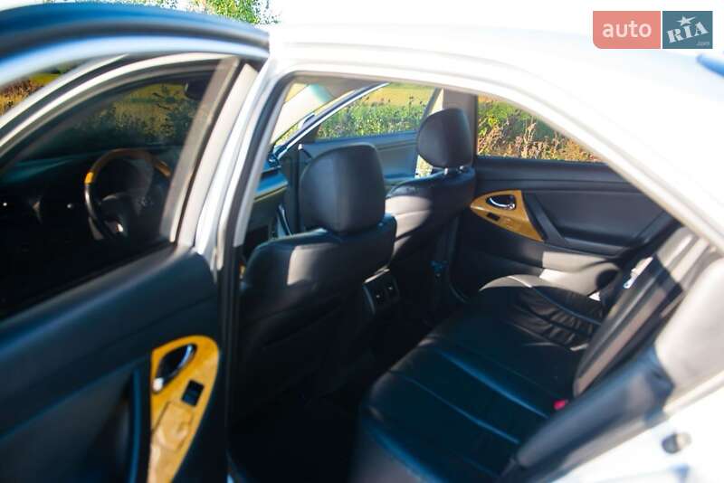 Седан Toyota Camry 2006 в Черновцах