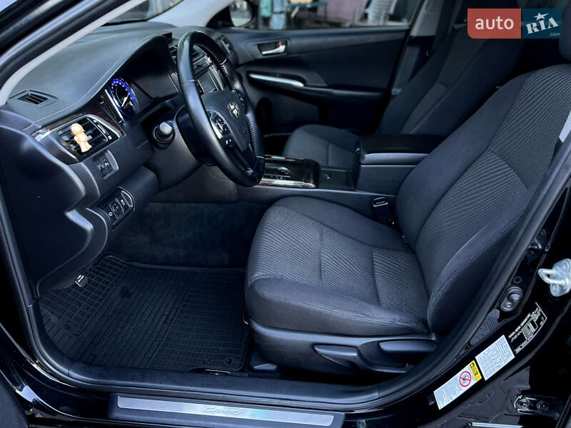 Седан Toyota Camry 2015 в Одессе