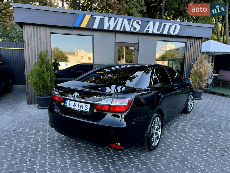 Седан Toyota Camry 2015 в Одессе