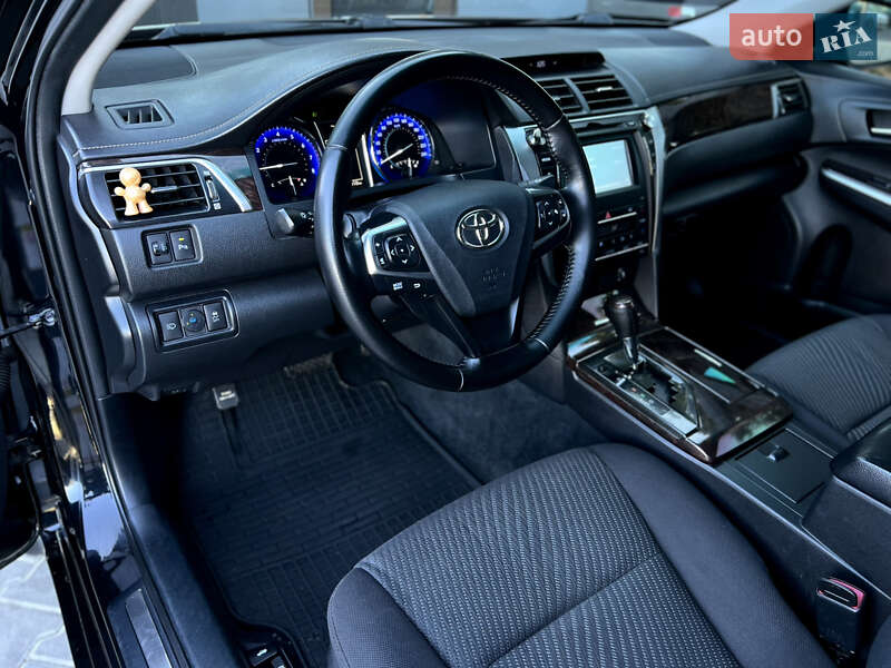 Седан Toyota Camry 2015 в Одессе