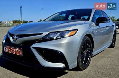Седан Toyota Camry 2021 в Днепре