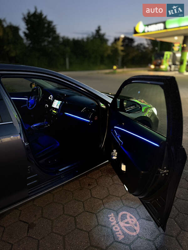 Седан Toyota Camry 2012 в Кривому Розі