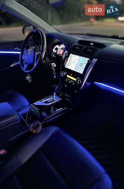 Седан Toyota Camry 2012 в Кривому Розі