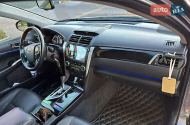 Седан Toyota Camry 2012 в Кривому Розі