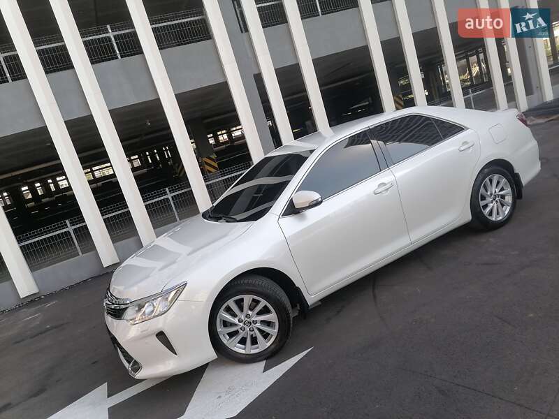 Toyota Camry 2015