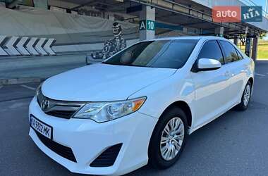 Седан Toyota Camry 2012 в Киеве