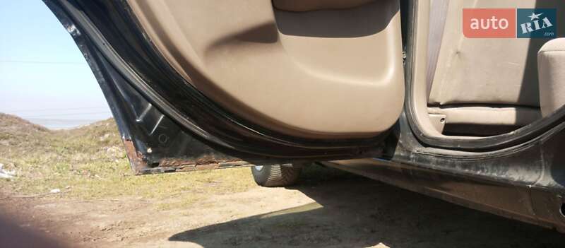 Седан Toyota Camry 2000 в Житомирі