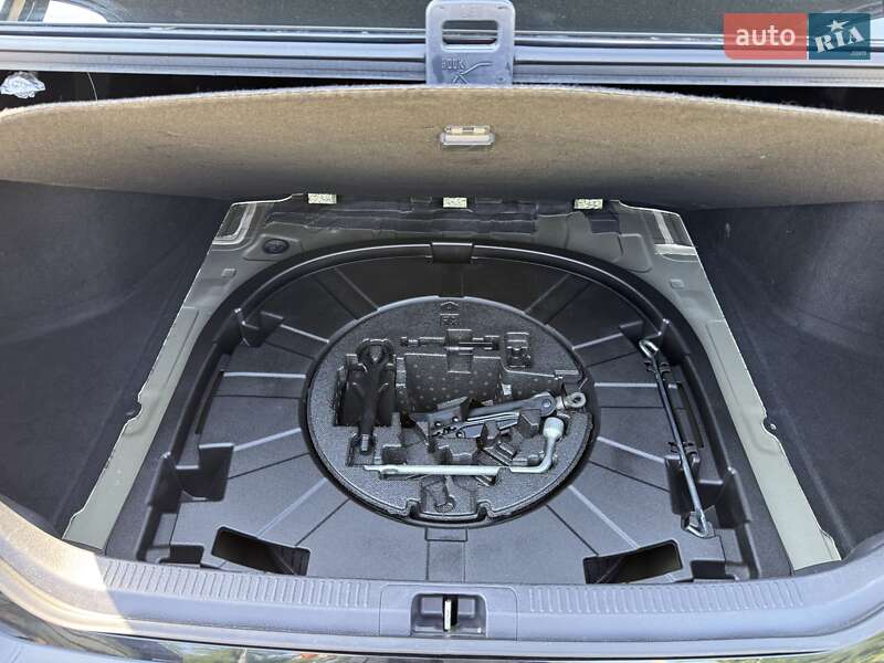 Седан Toyota Camry 2021 в Львові