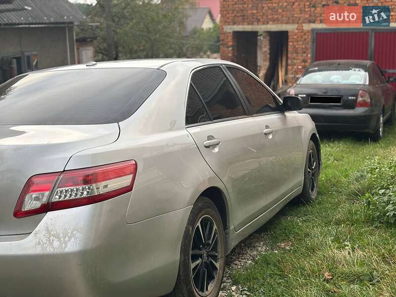 Седан Toyota Camry 2011 в Красной фото 3 Седан Toyota Camry 2011 в Красной