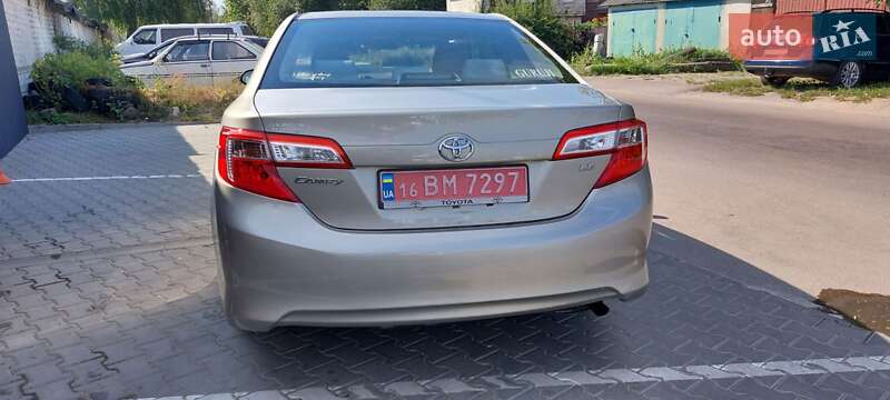 Седан Toyota Camry 2013 в Житомирі