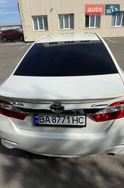 Седан Toyota Camry 2012 в 