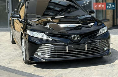 Седан Toyota Camry 2018 в Кропивницком