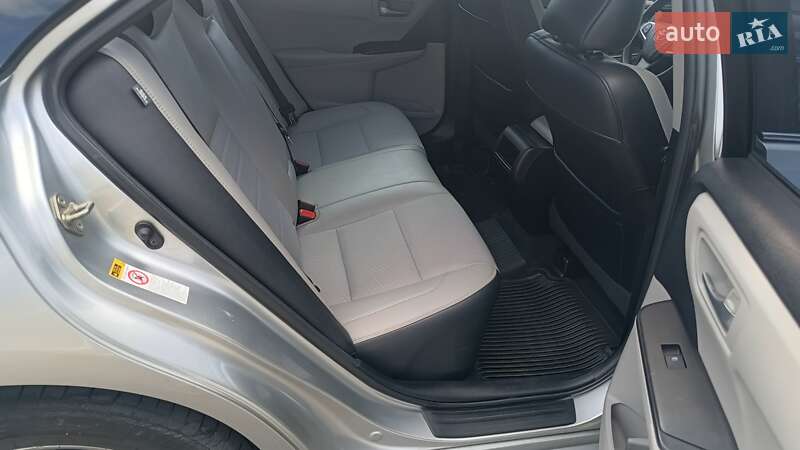 Седан Toyota Camry 2016 в Борисполі