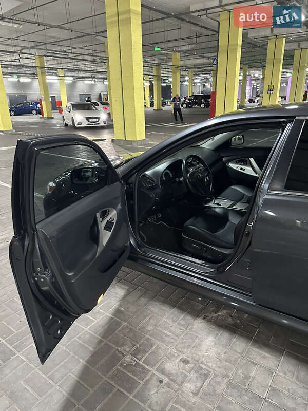Седан Toyota Camry 2009 в Києві