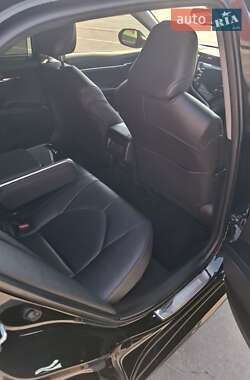 Седан Toyota Camry 2019 в 