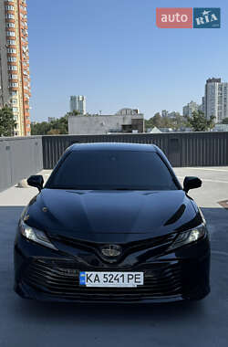 Седан Toyota Camry 2020 в Києві