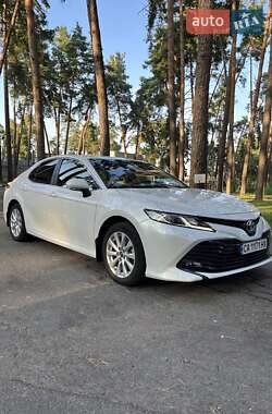 Седан Toyota Camry 2018 в Черкасах