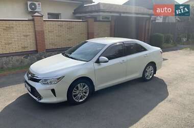 Седан Toyota Camry 2015 в Полтаве